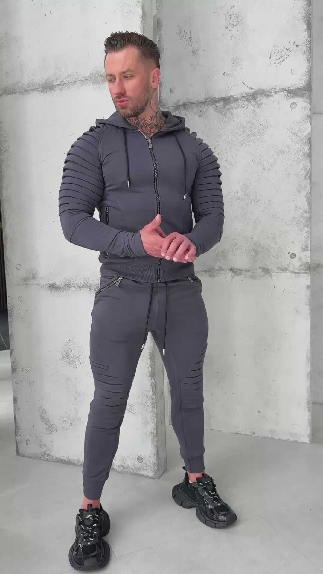 СПОРТИВНИЙ КОСТЮМ RELIEF
