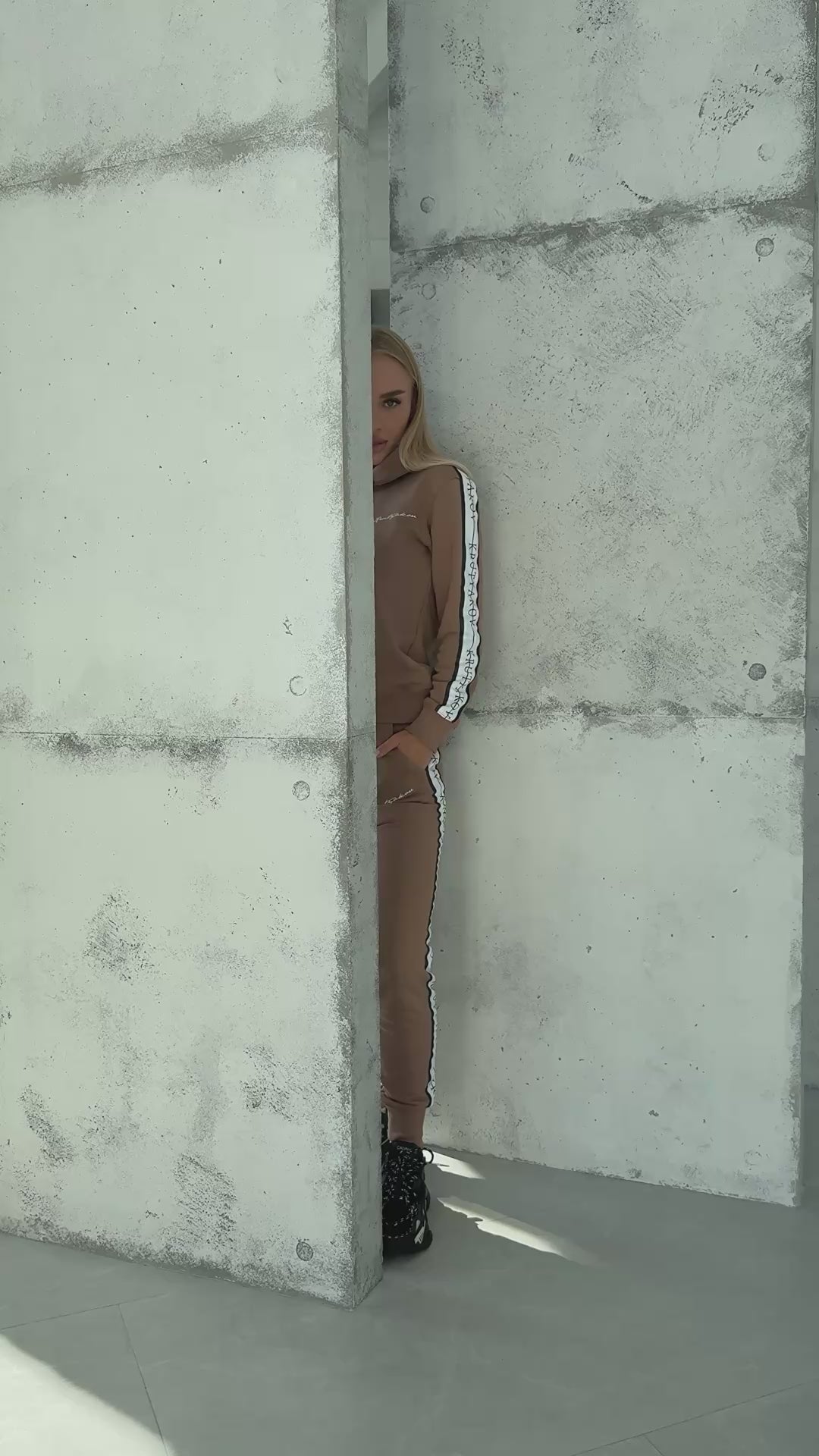Костюм спортивний жіночий STRIPES